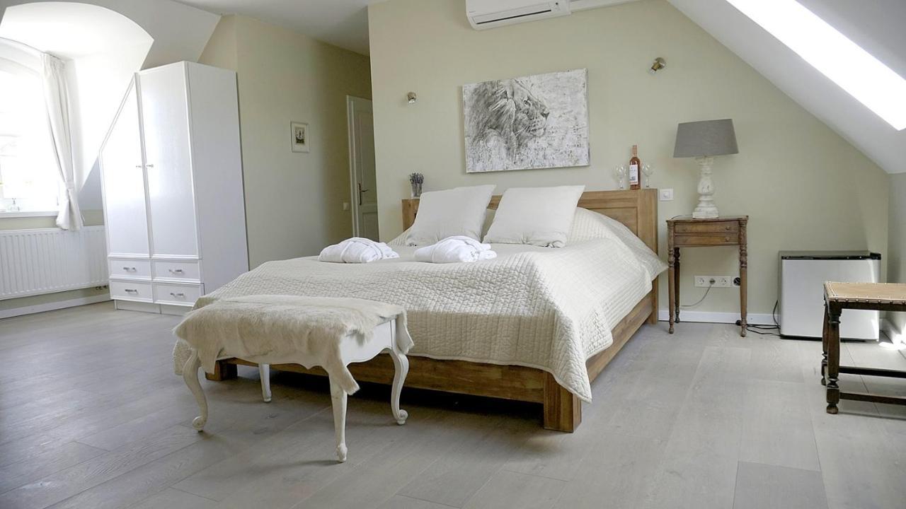 Hotel Liszkay Borkuria à Monoszlo Extérieur photo
