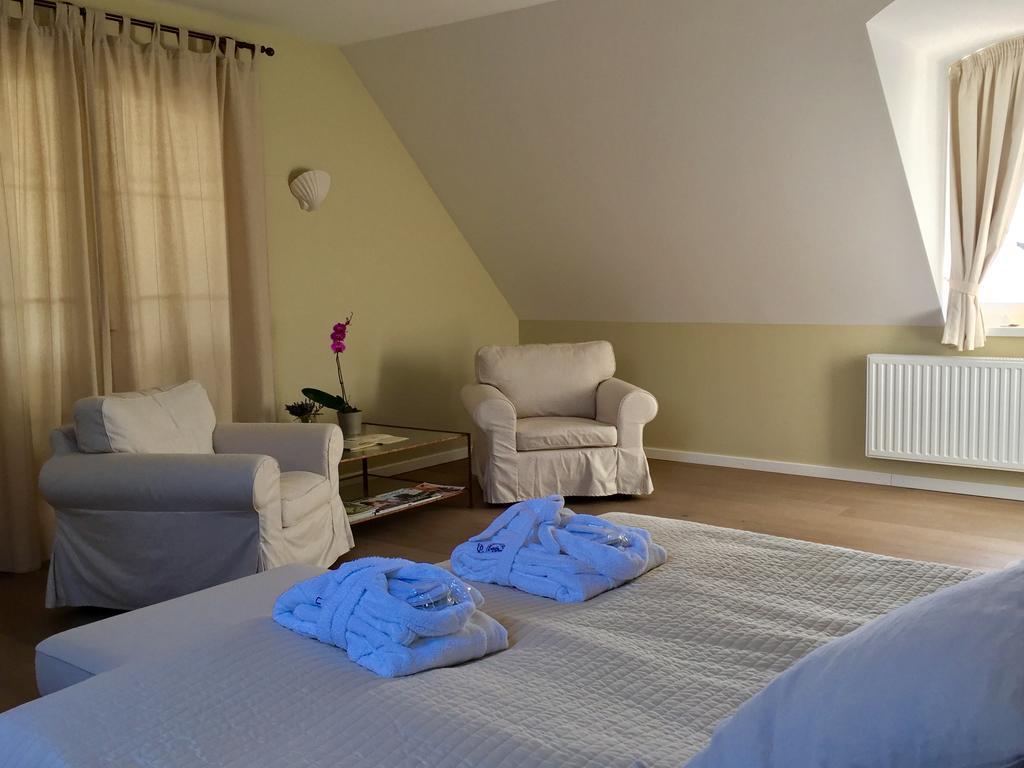 Hotel Liszkay Borkuria à Monoszlo Extérieur photo